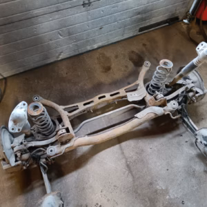 262f79fd-c2d1-4797-b6f5-a360ea71035d VW Passat B6 taka-akseli