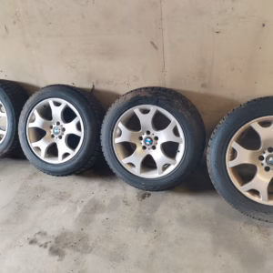 5116d207-751f-4a5d-ad50-4b6462f3ca0a BMW X5 Kitkarenkaat alumiinivanteilla