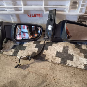 6529e26a-5df9-4c90-81a2-a142f5579870 Opel Zafira b Sivupeilit