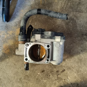 803e196a-7c16-4a3a-9b89-88ecd0492c3b Opel Astra Kaasuläppäkotelo 2005 1.6 Bensiini