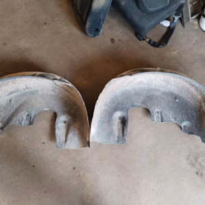 a174f267-3ff7-47f0-83e1-ed8462b4a496 Volvo v70 mk2 Taka Sisälokasuojat