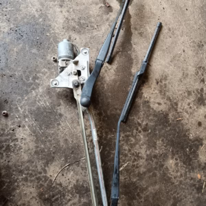 be2059c4-bd29-46e4-ae0e-9aeae638c45a Volvo V50 D2 pyyhkijän moottori