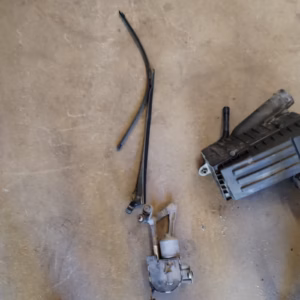 ced20c36-fd59-41e4-b930-6cb0af7a10a9 Seat Leon 1.9TDI oikea pyyhkijän Mootori