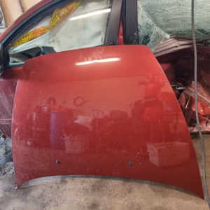 f1ac5e8a-0c5c-4b05-9439-7591ac9442d0 Volvo V50 D2 Konepelti