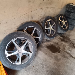 f7825d51-3aed-4329-9f8d-dfaf15e57537 225/55R17 Kesärenkaat Alumiinivanteilla 5x112