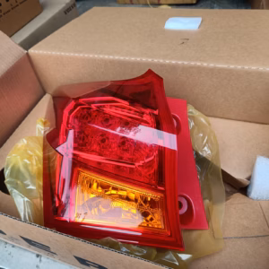 Toyota Auris vasen takavalo 2013