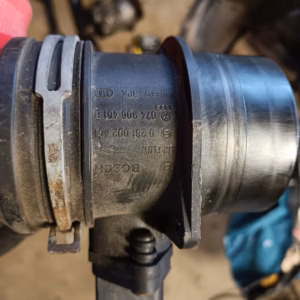 0bc9cb06-c9f1-4fc8-a0df-10dd15640802 Skoda Octavia 2.0tdi ilmamassamittari