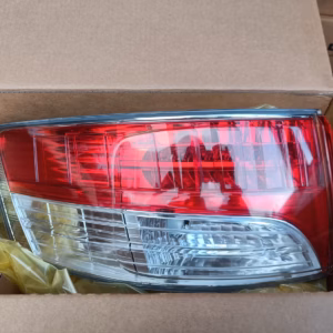 Toyota Avensis sedan 2008 oikea takavalo