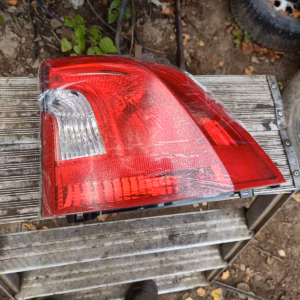 1bd9ec1b-4635-4e40-b439-75b1f0fc9b46 Volvo S60 oikea takavalo