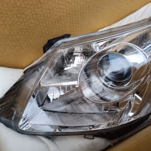 Toyota Avensis 2008-2012 vasen umpio