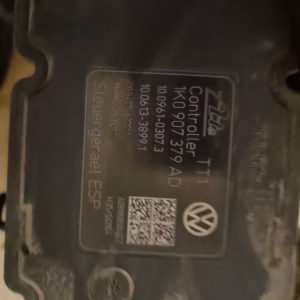 504dcb9d-4a90-4629-a79a-d36e77fec536 Skoda Octavia 2.0TDI abs yksikkö