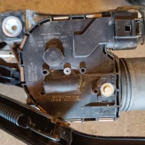 51094a80-4f52-445b-af0c-74baaadd725c Volvo v50 Pyyhkijänmoottori ja vivusto