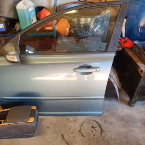 5b97cba3-b3f0-4901-a572-ca79c53a4e9a Volvo v50 Vasen Etuovi