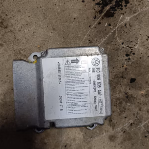 5e31612e-55f3-4a29-bfbb-aed01efc8f4c Skoda Octavia 2.0TDI airbag keskusyksikkö