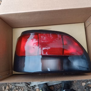 Renault Clio 1996-1998 oikea takavalo