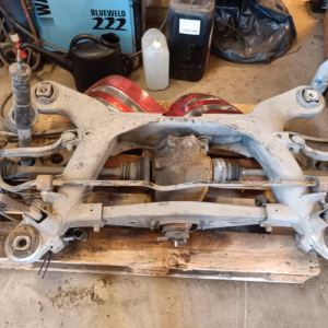 817116a0-2a37-4322-9e14-9fb77dbe426f Mercedes Benz E200CDI W211 Taka-akseli & Tasauspyörästö