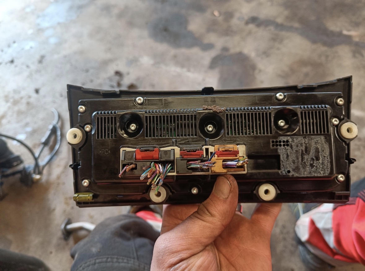 Volkswagen Passat B6 Ilmastoinnin säädin - Image 2