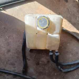 Volvo v50 1.6D Jäähdytysnestesäiliö