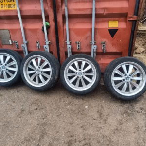 bcc765a2-fdf9-4f44-8de6-8942c92c0139 Bmw Kesärenkaat alumiinivanteilla