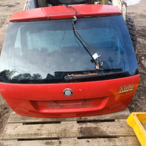 d7bfab95-b6cc-4b18-bcea-9566d5c3fa7f Skoda Octavia Takapaksin luukku