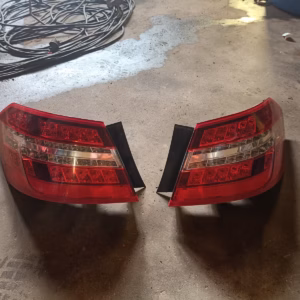 Mercedes Benz w212 e220 led takavalot