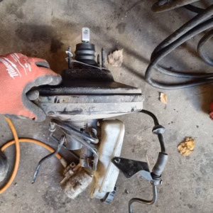 f2f95c06-0144-4c78-afb4-4b437fff9709 Volvo v50 Jarrutehostin & Jarrupääsylinteri