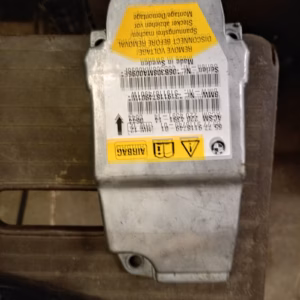BMW e61 520d airbag yksikkö